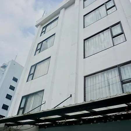Hash Apartment Silom Soi 3 Triple Room